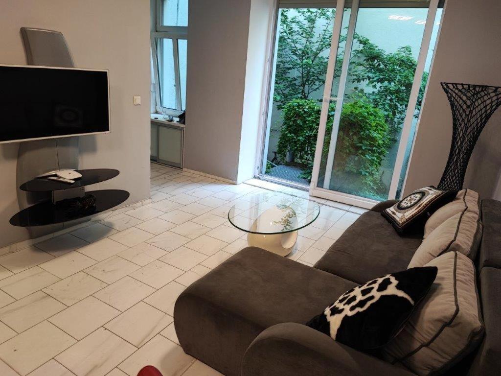 Central Vienna Apartment With Unique 40M2 City Garden & Self Check In Dış mekan fotoğraf